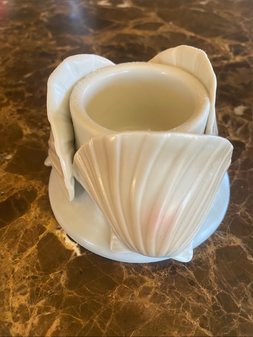 Ivory Shell Ceramic candle Holder